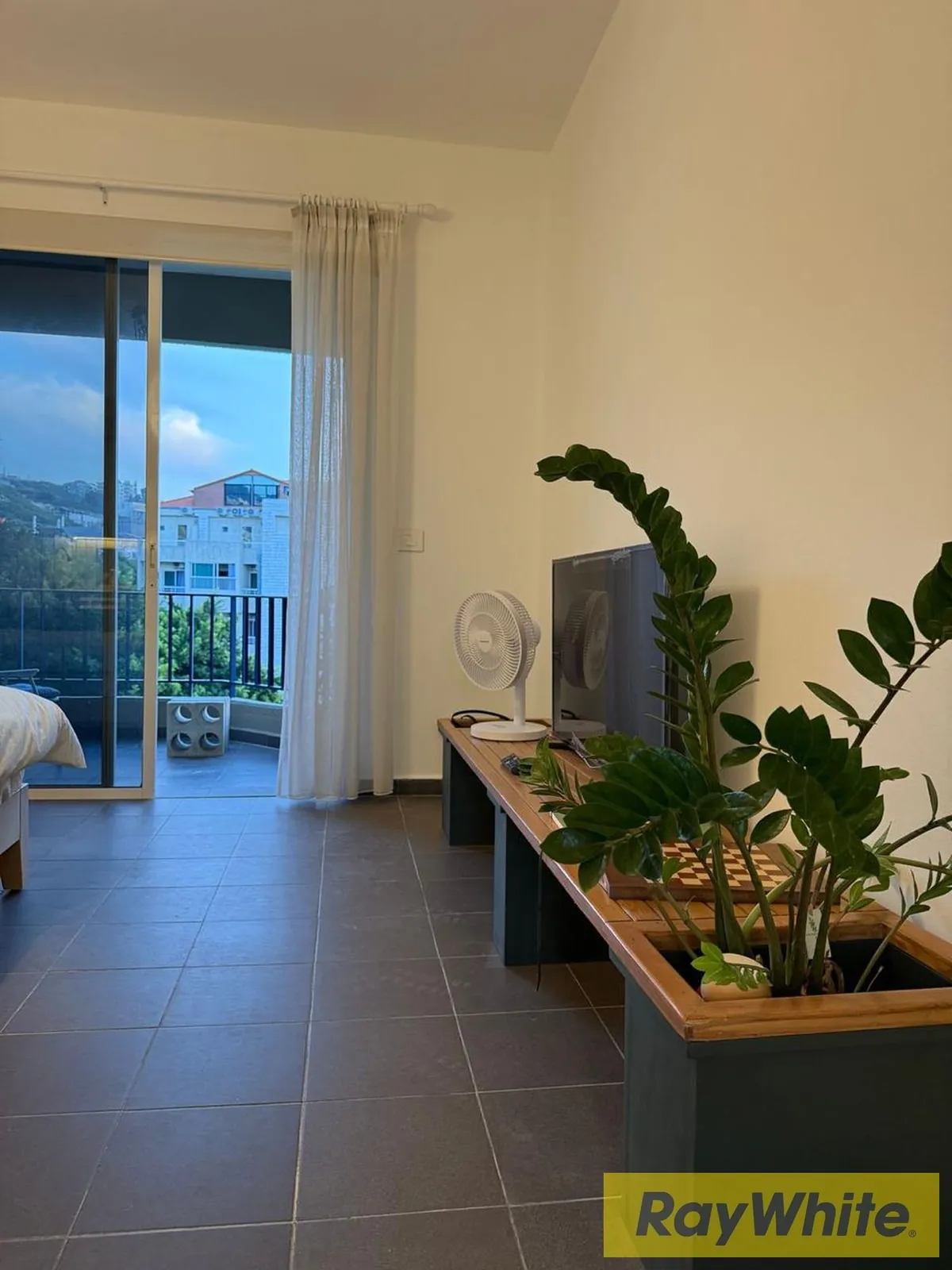 Well Maintained Chalet For Sale In Halat Area — photo 2