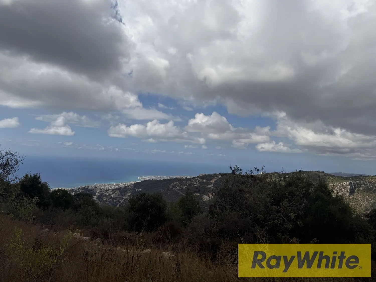 Apartment For Sale In Nahr Ibrahim Maayan — الصورة 3