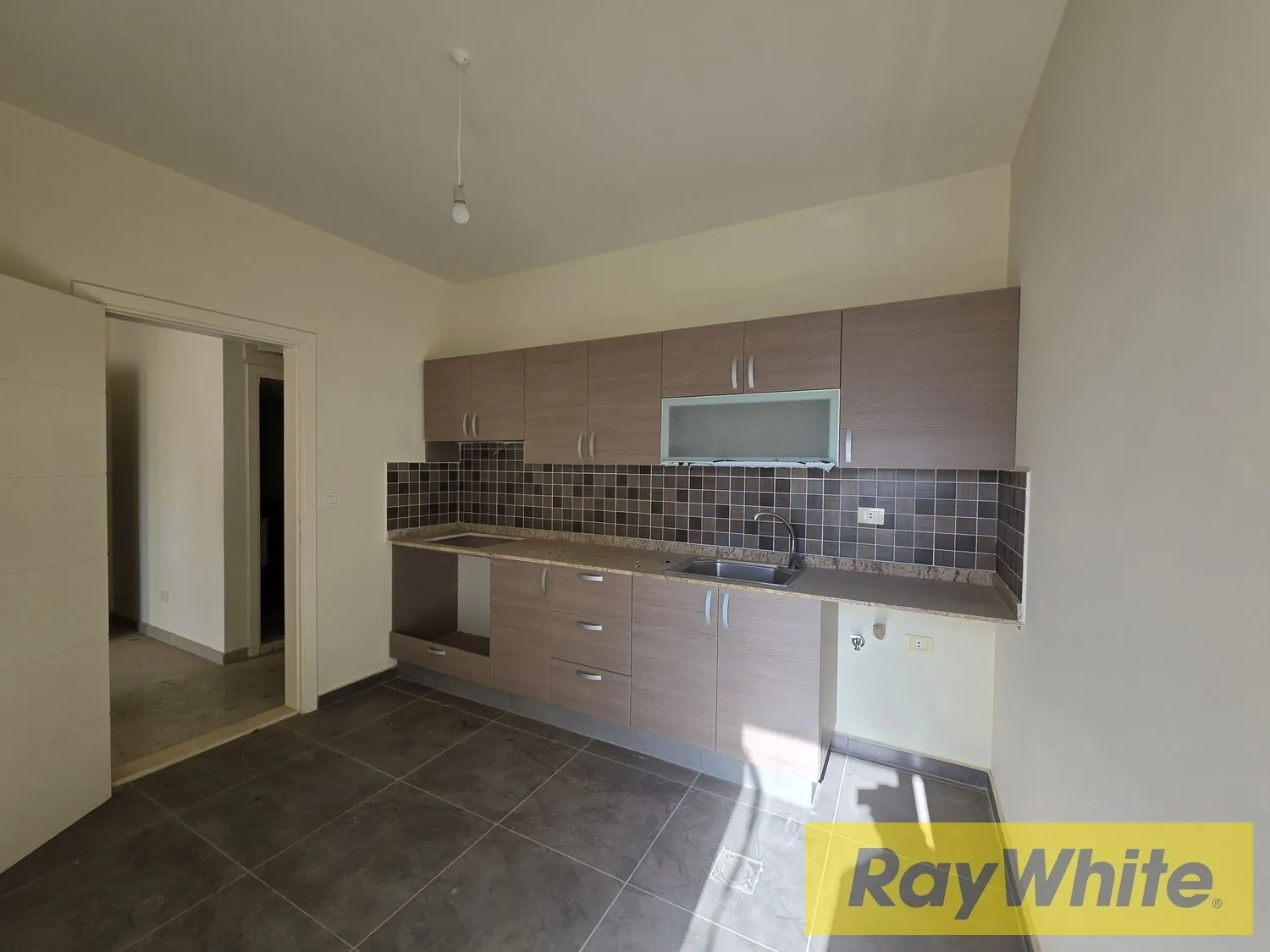 Brand New Apartment For Sale In Deddeh Koura — الصورة 3