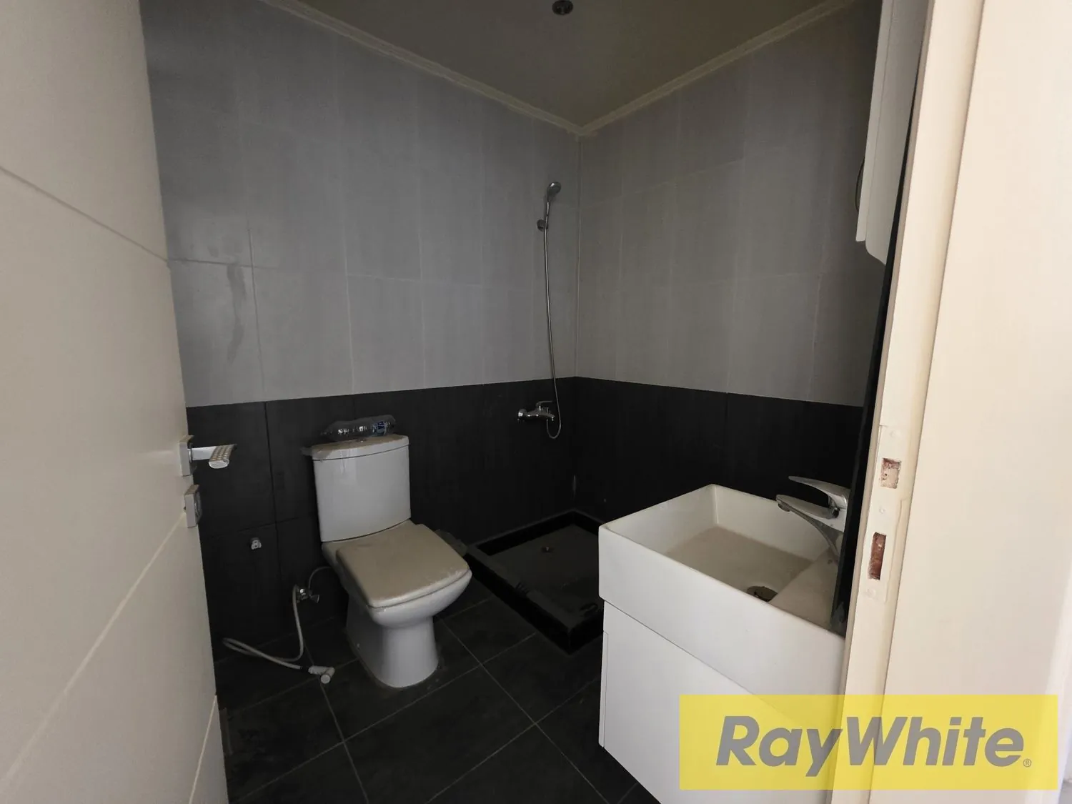 Brand New Apartment For Sale In Deddeh Koura — الصورة 5