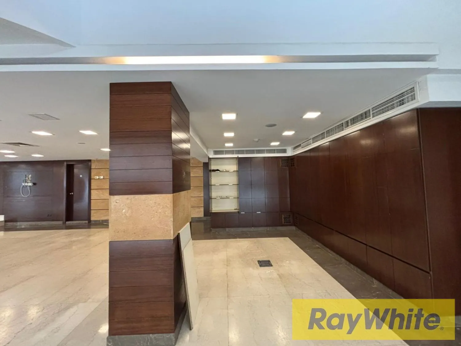 Fully Decorated Duplex Office For Rent In Jounieh — الصورة 2