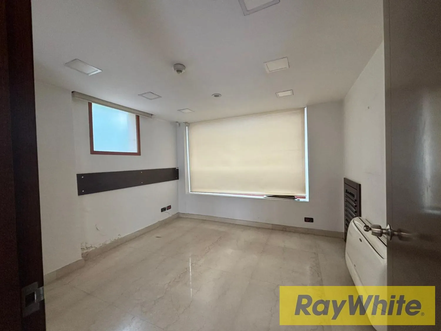 Fully Decorated Duplex Office For Rent In Jounieh — الصورة 4