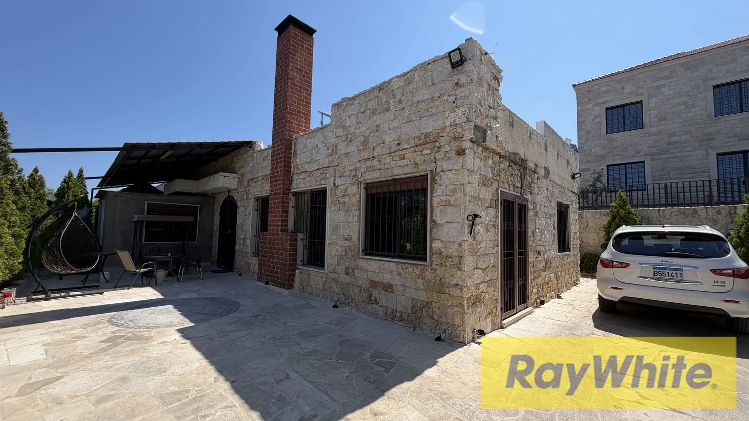 Stone Covered Stand Alone With Sea And Mountain View For Sale In Monsef Jbeil — الصورة 3
