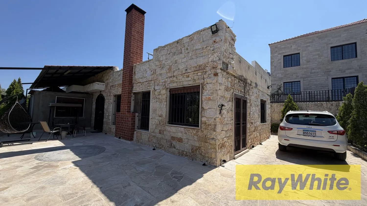 Stone Covered Stand Alone With Sea And Mountain View For Sale In Monsef Jbeil — الصورة 4
