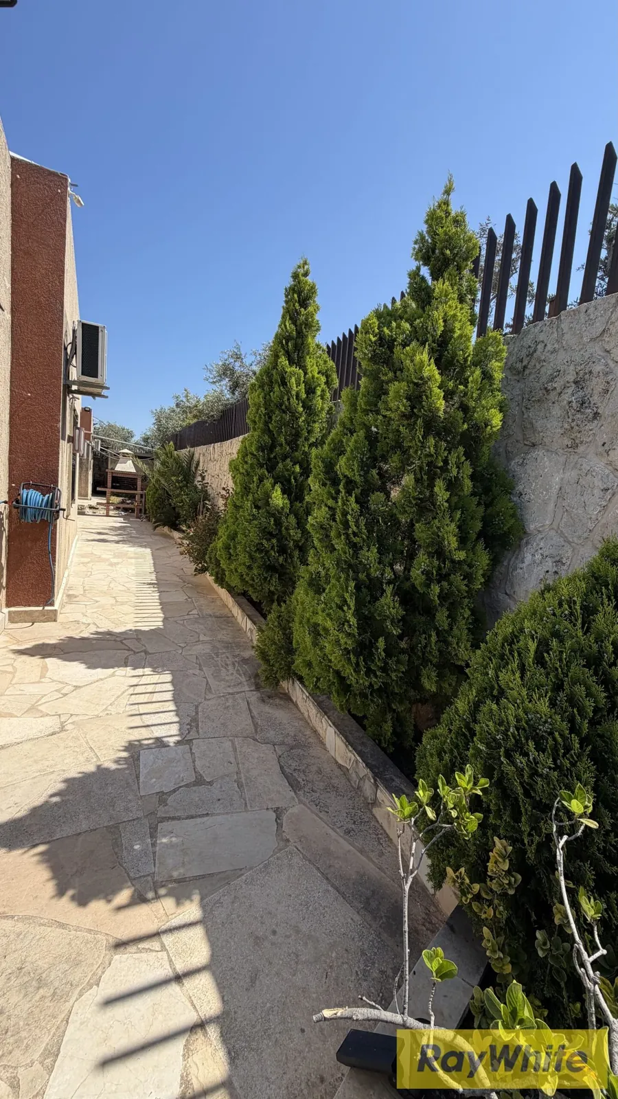 Stone Covered Stand Alone With Sea And Mountain View For Sale In Monsef Jbeil — الصورة 5