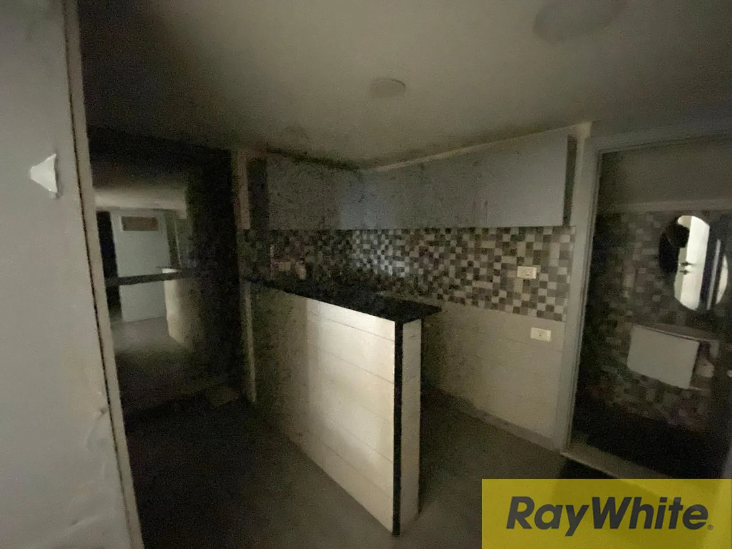 Shop For Sale In Hamra — الصورة 3