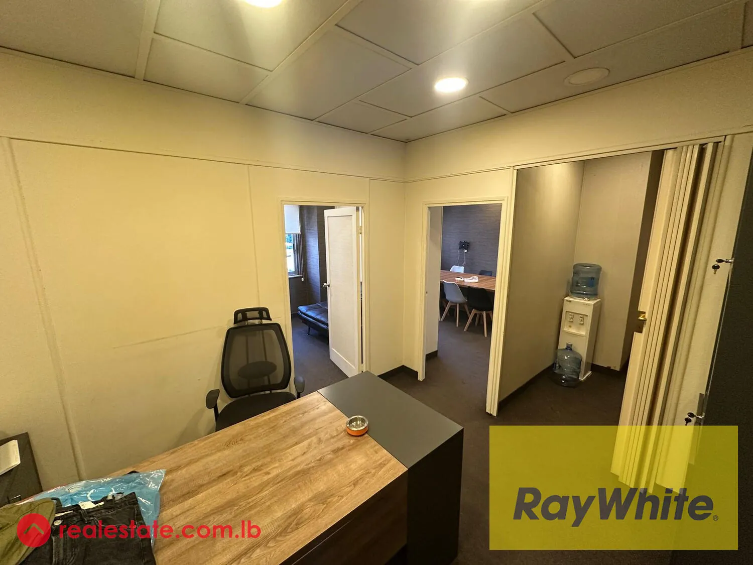 Office For Rent In Jdeideh Prime Location. — الصورة 4