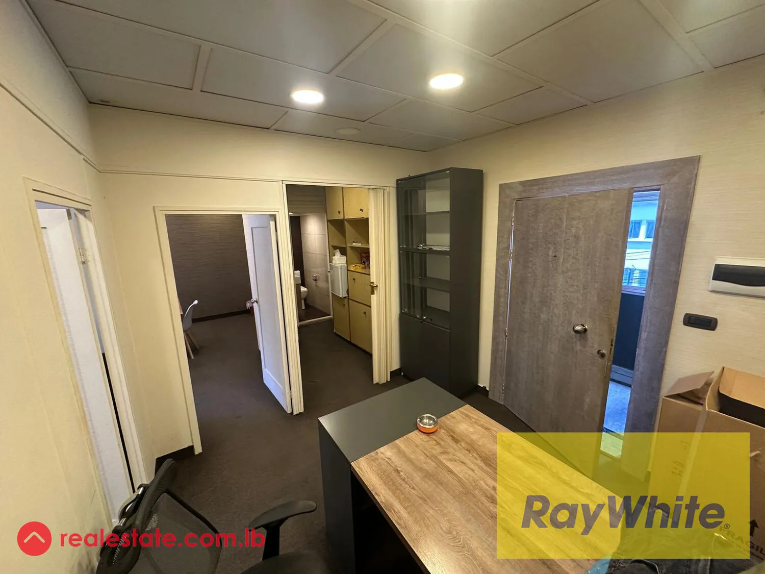 Office For Rent In Jdeideh Prime Location. — الصورة 5