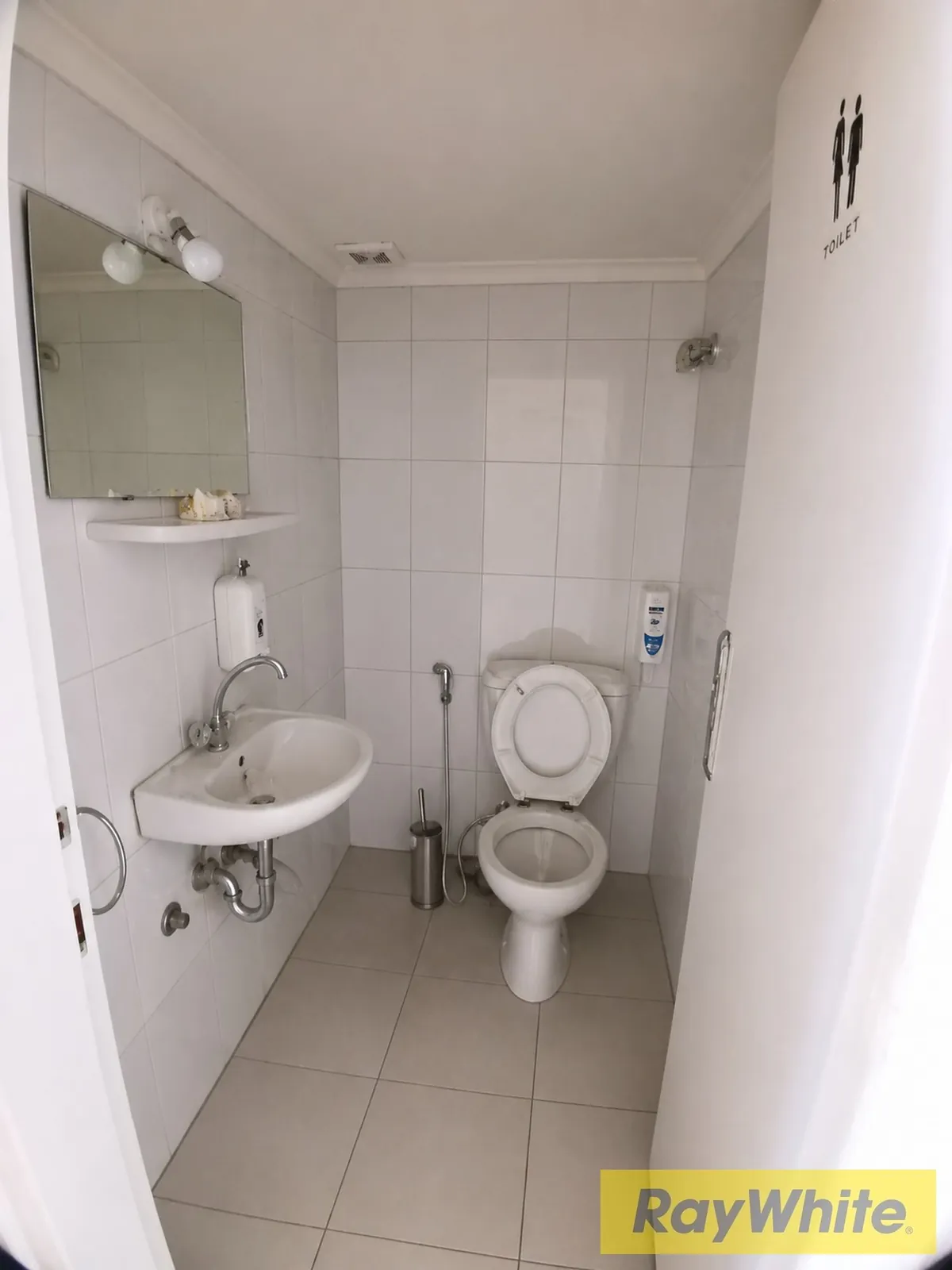 Shop For Sale In Elissar – Prime Main Road Location — الصورة 3