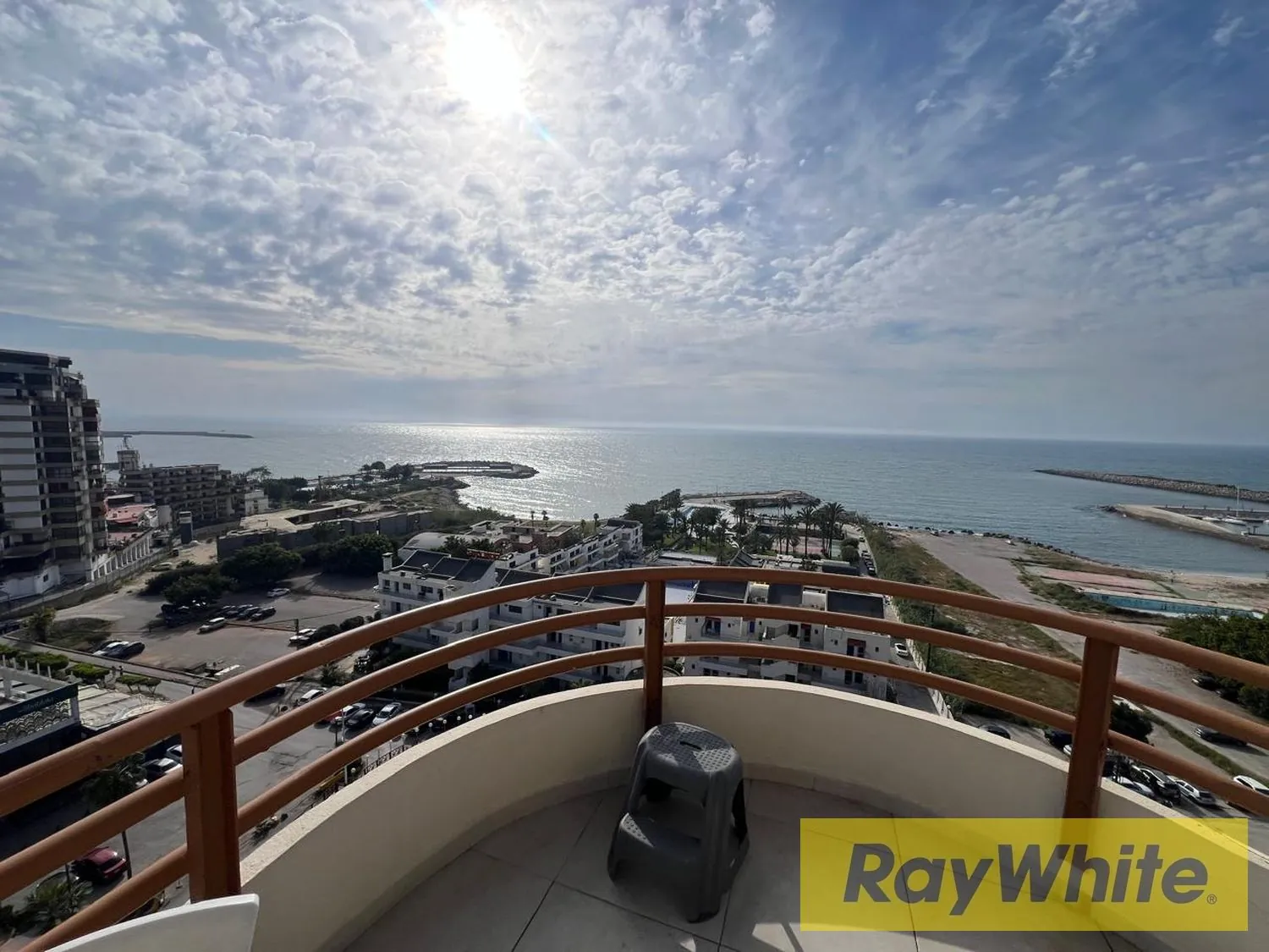 Chalet For Sale In Kaslik – Stunning Sea View — الصورة 4