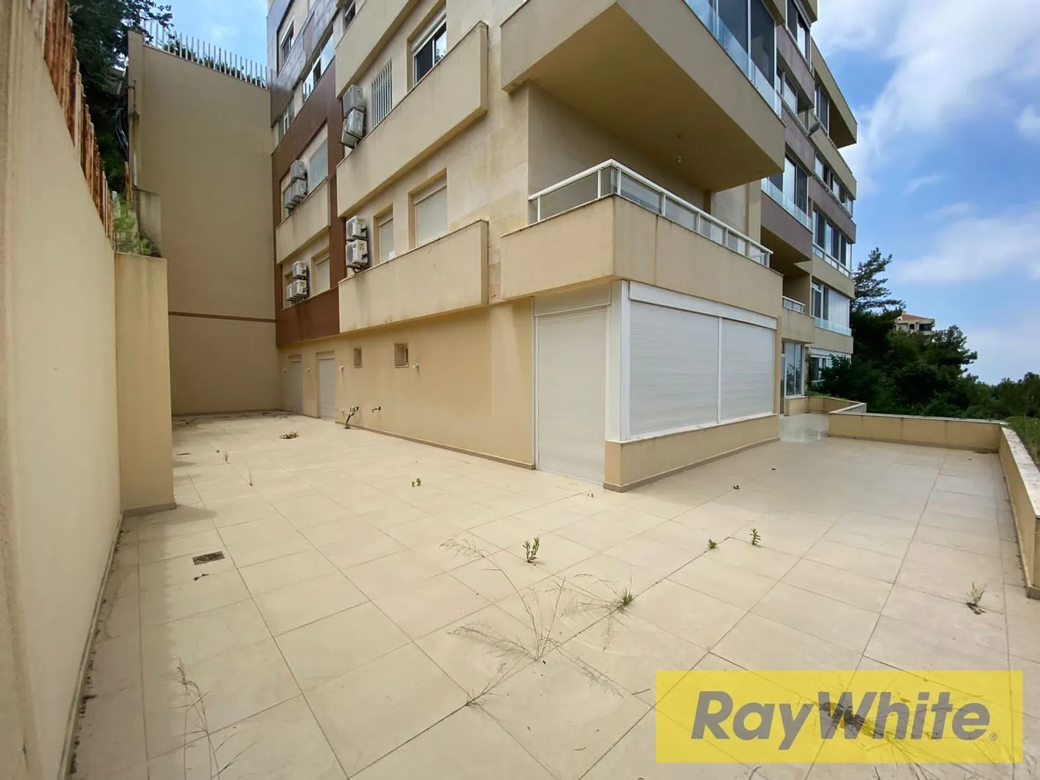 Apartment For Sale In Rabweh – With Terrace | Mountain View — الصورة 2