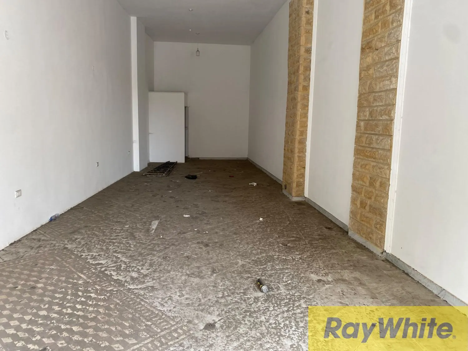 Shop For Rent In Bachoura — الصورة 1