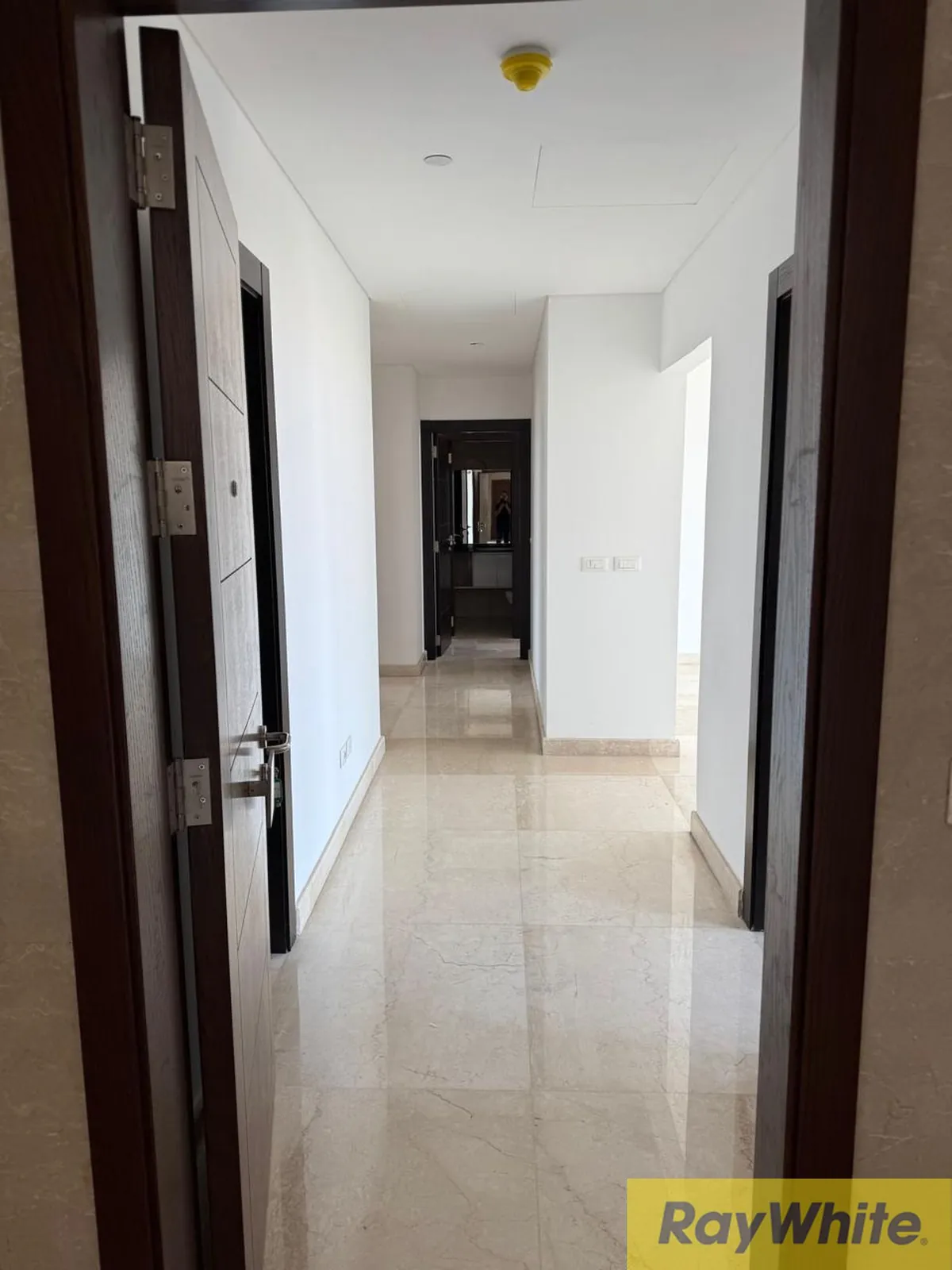 Apartment For Sale In Hamra — الصورة 3