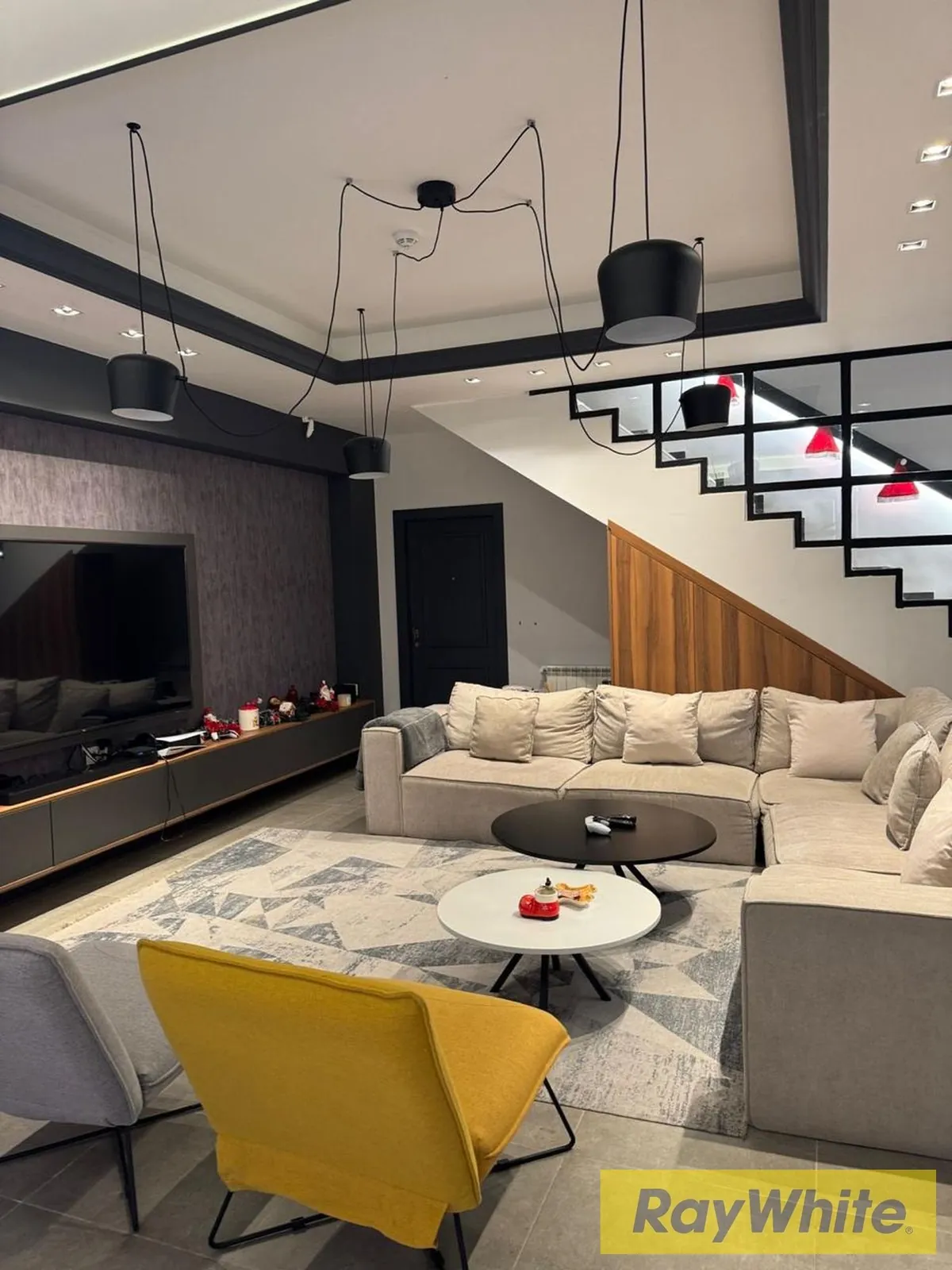 Luxurious Fully Furnished Duplex For Rent In El Biyada — الصورة 4