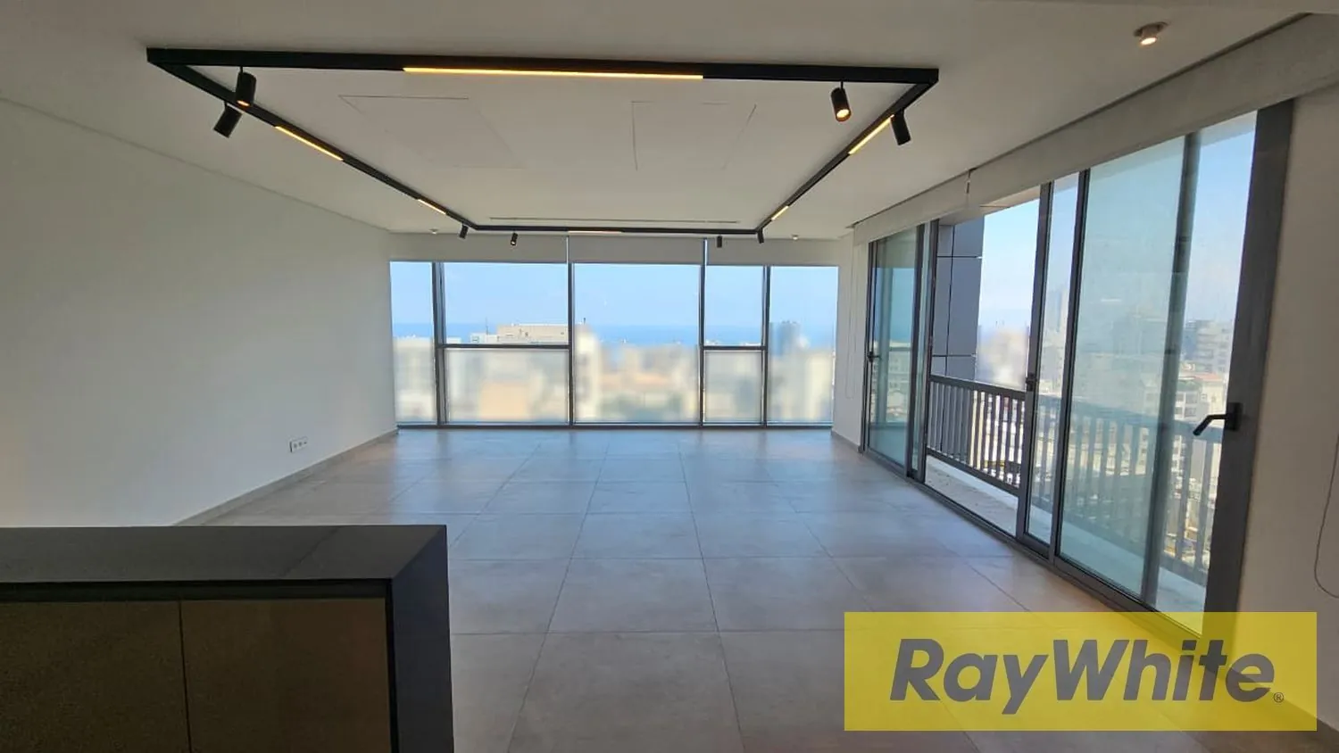 Apartment For Sale In Achrafieh – Sea View — الصورة 3