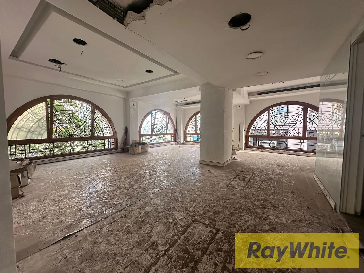 Office For Rent In Downtown – Prime Location — الصورة 2