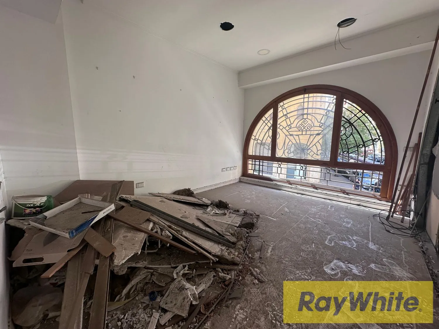 Office For Rent In Downtown – Prime Location — الصورة 3