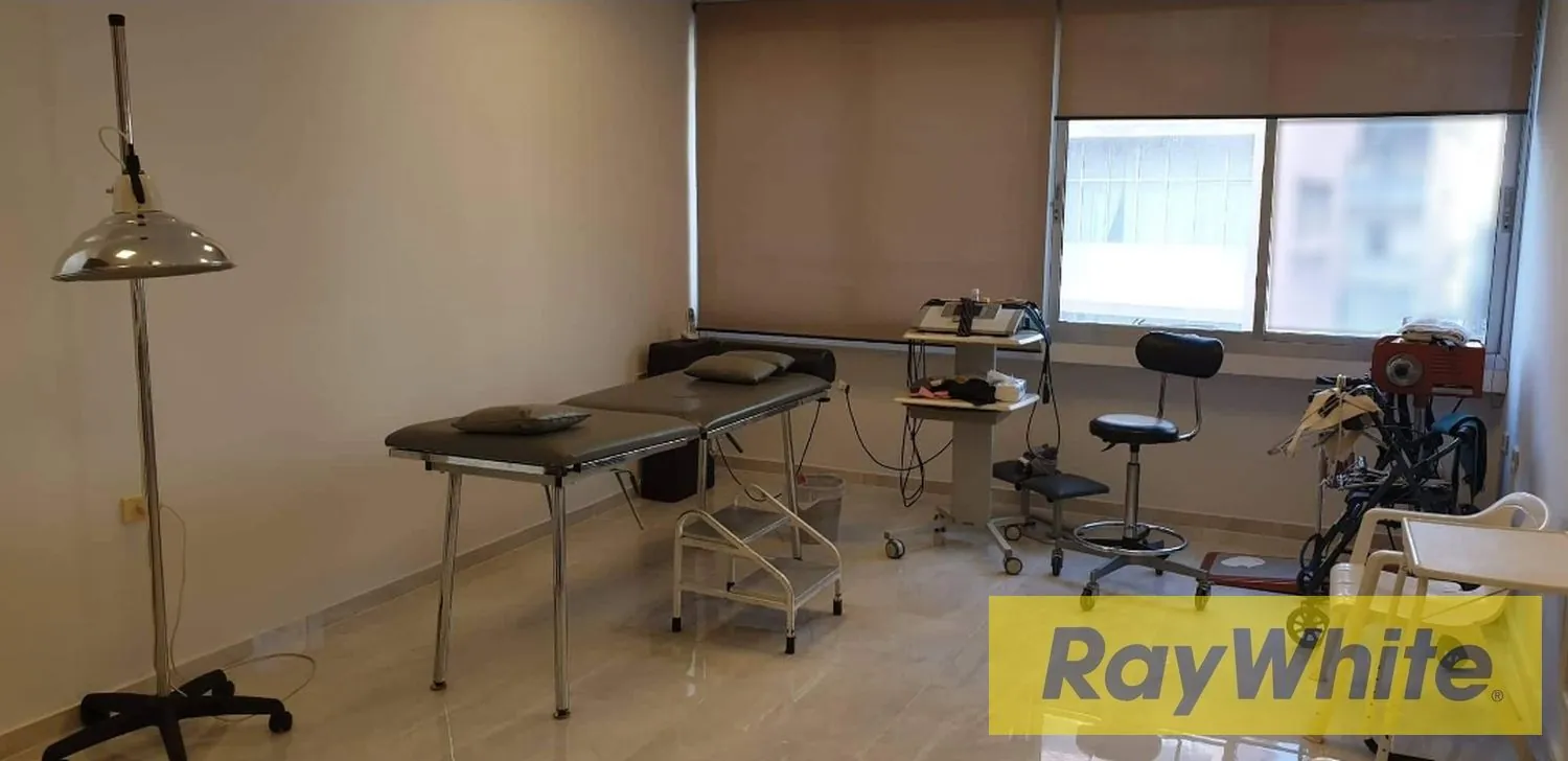 Furnished Office For Rent In Badaro — الصورة 3