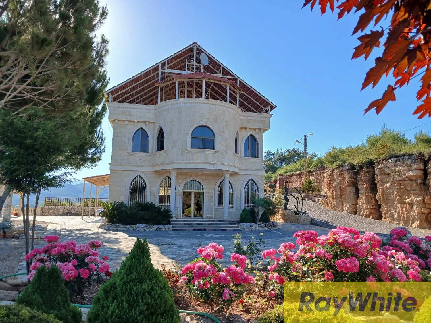 Exceptional Villa For Sale In Aannout, Al Chouf