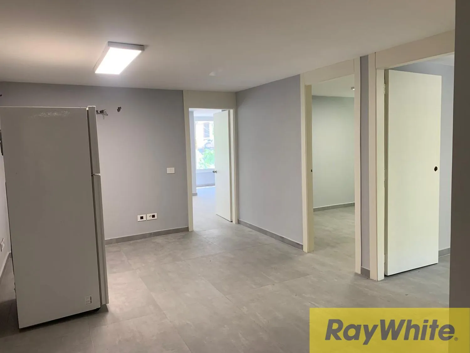 Office For Rent In Badaro — الصورة 2