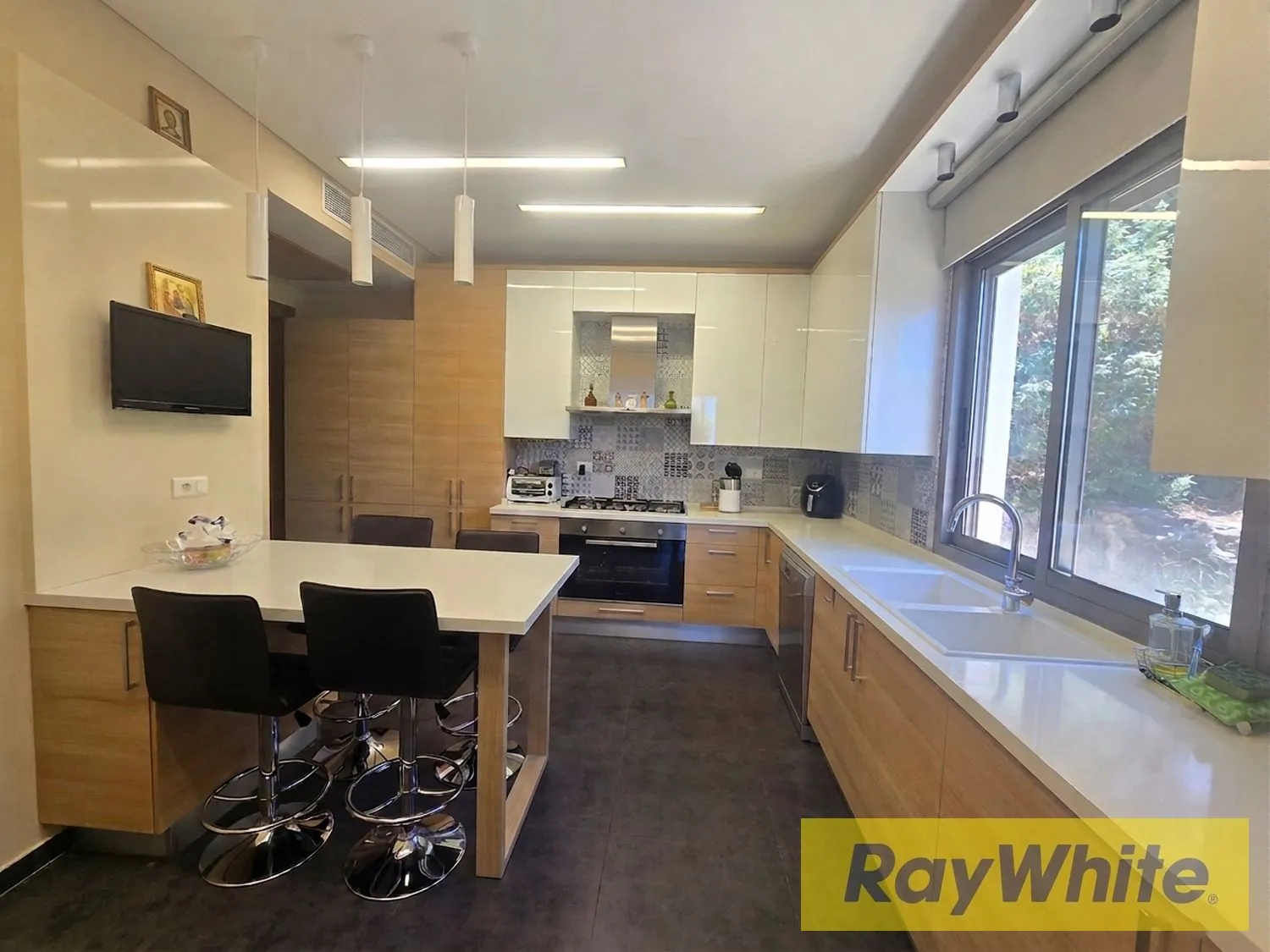 Exceptional Garden Apartment For Sale In Qornet El Hamra — الصورة 5