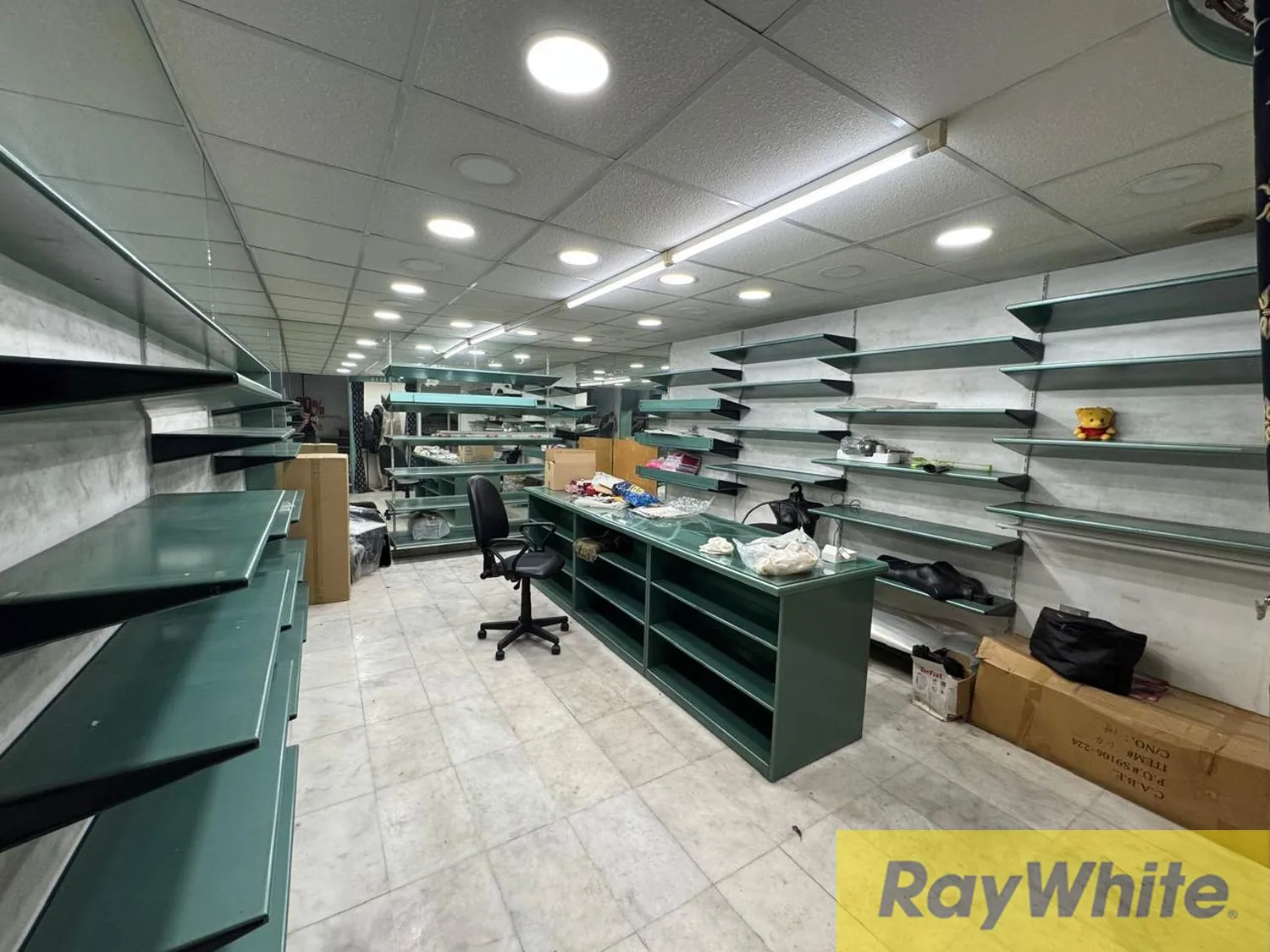Shop For Sale In Hamra — الصورة 3