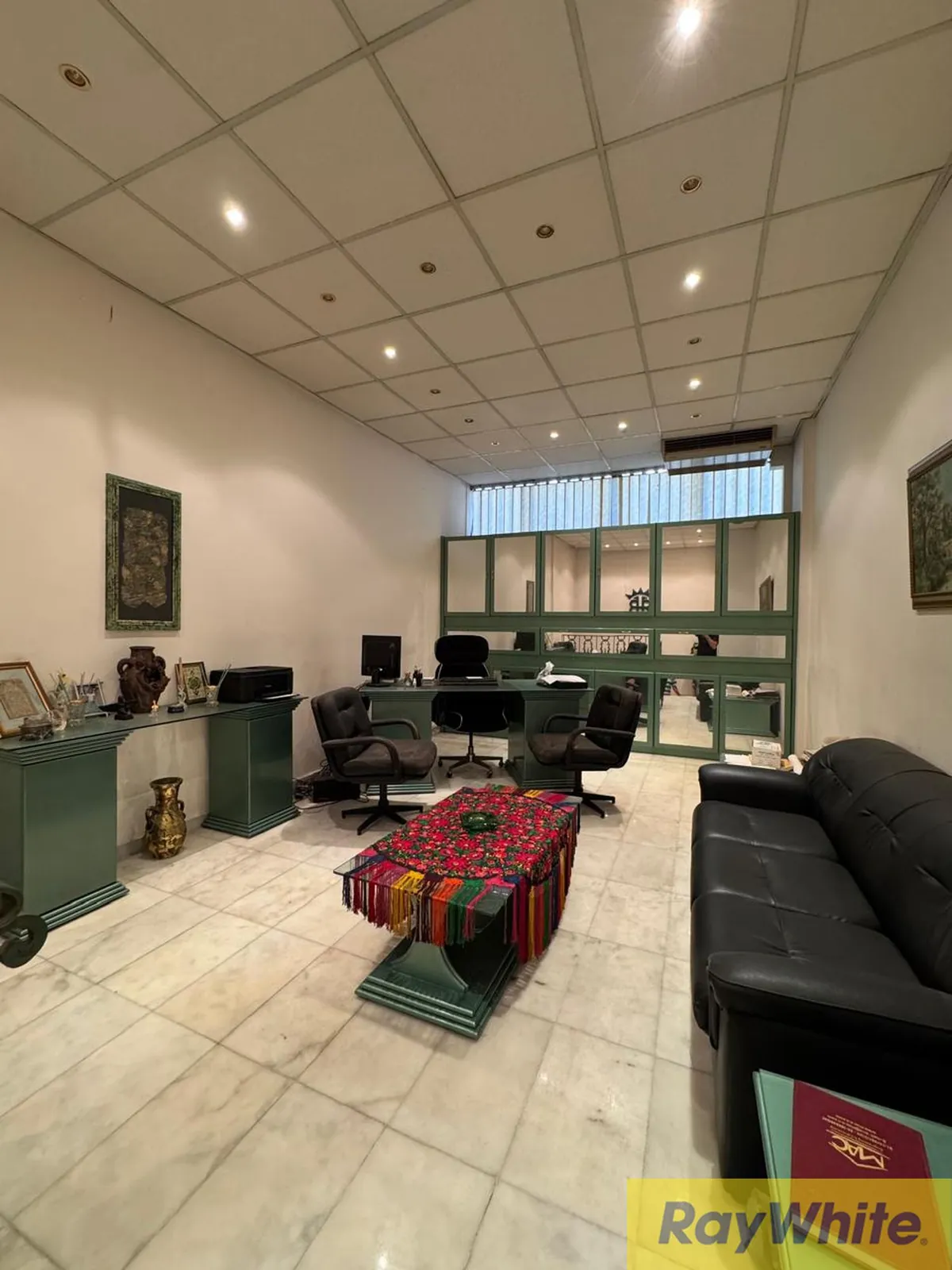 Shop For Sale In Hamra — الصورة 5
