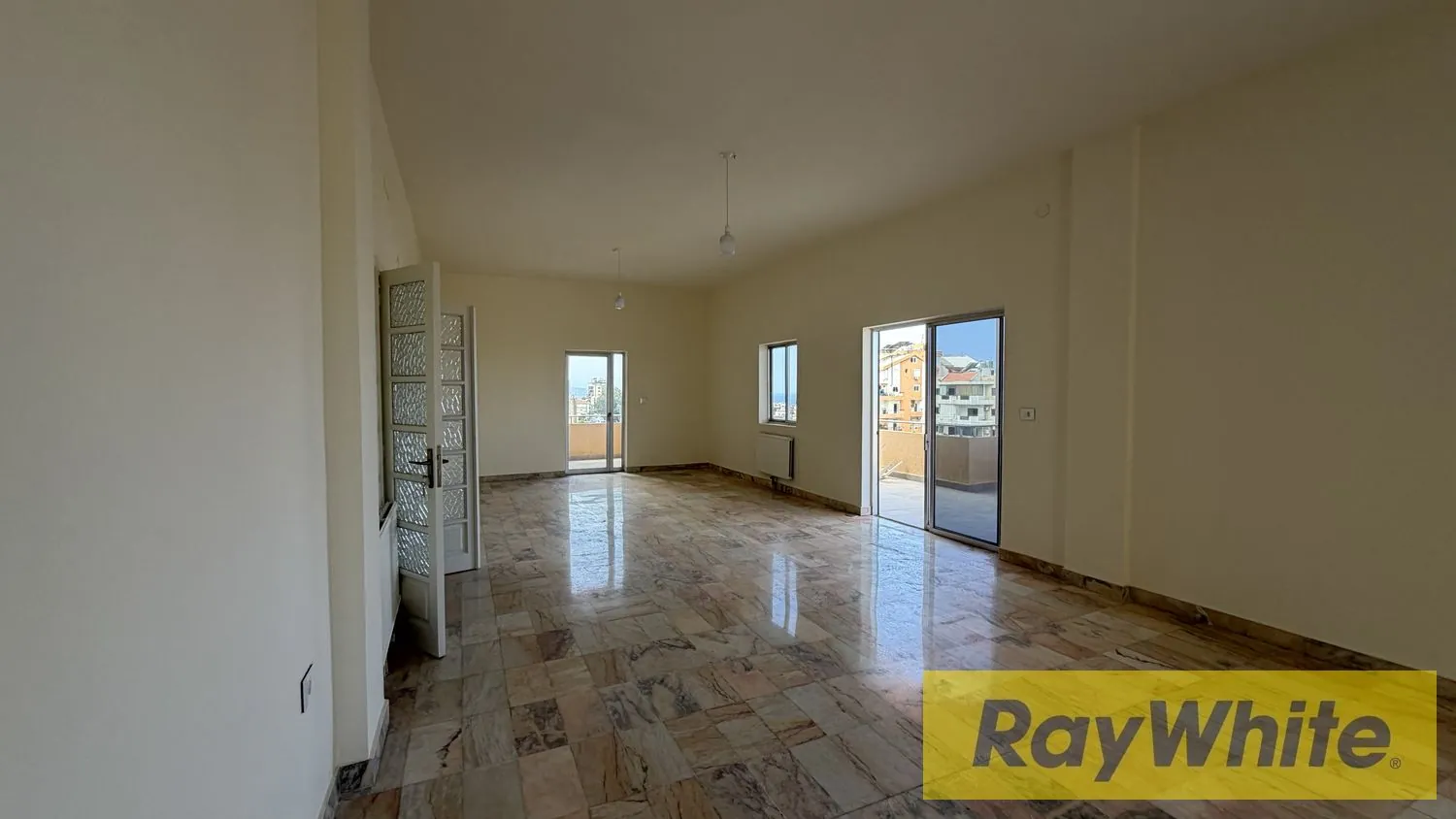 Apartment For Sale In Jbeil Town — الصورة 1