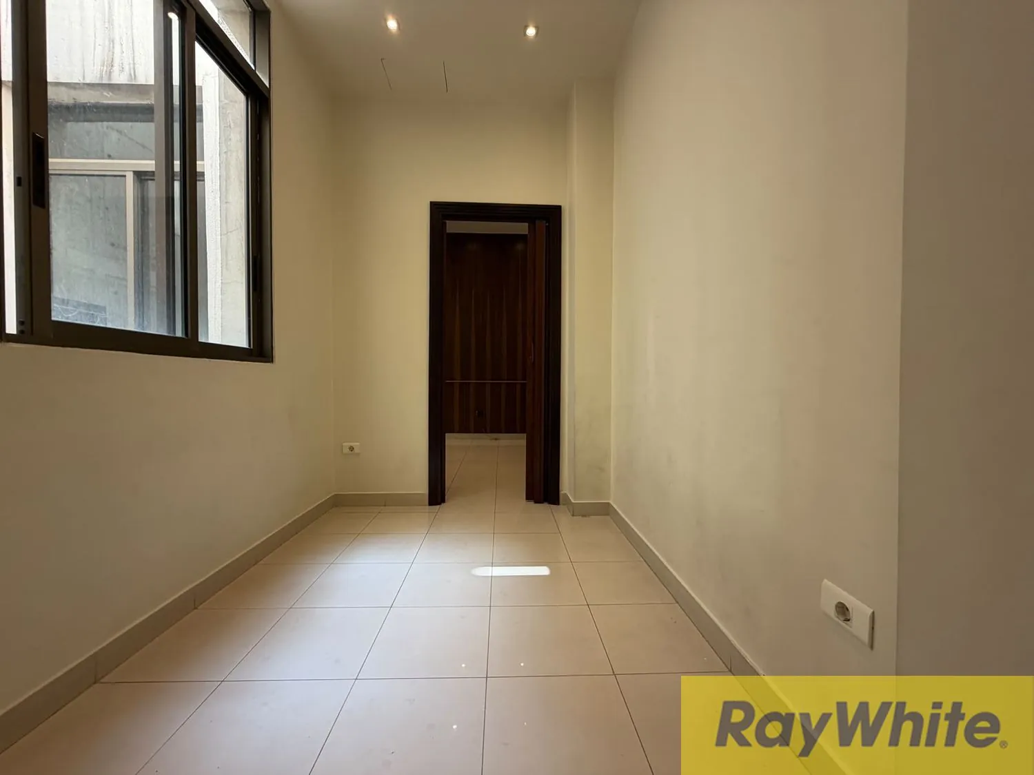 Office For Rent In Downtown — photo 4