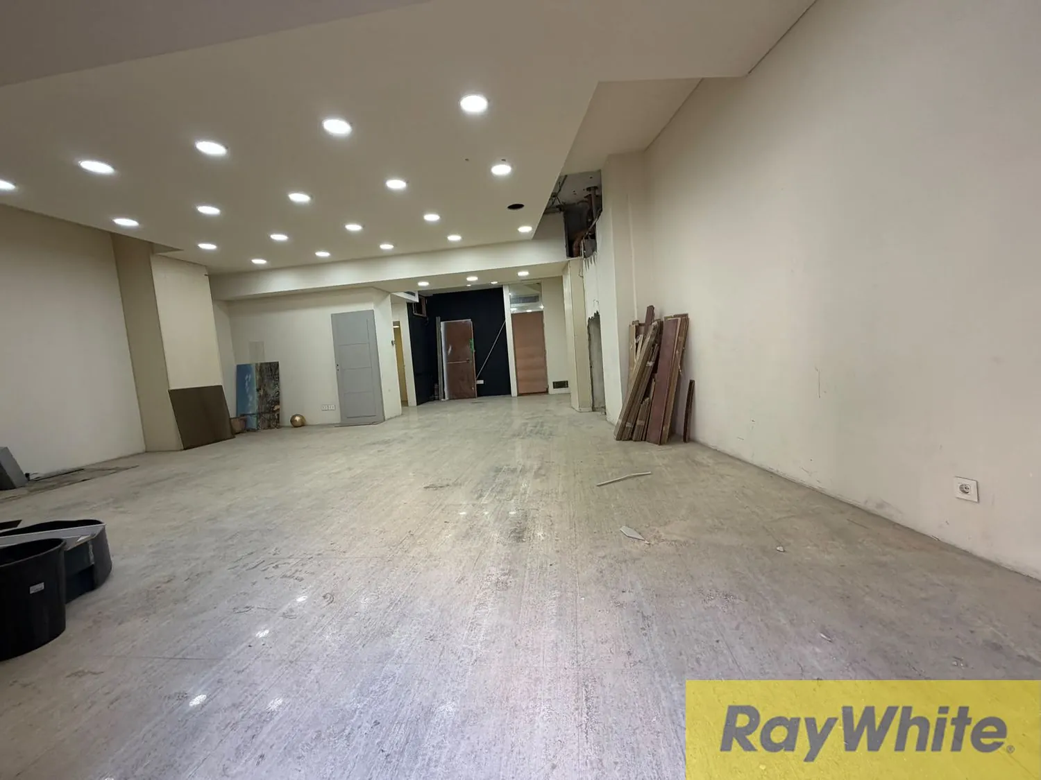 Shop For Rent In Downtown