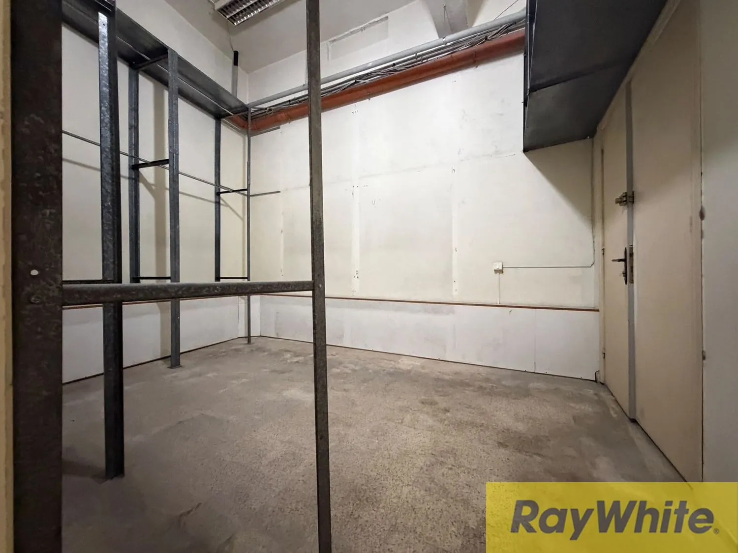 Shop For Rent In Downtown — photo 4