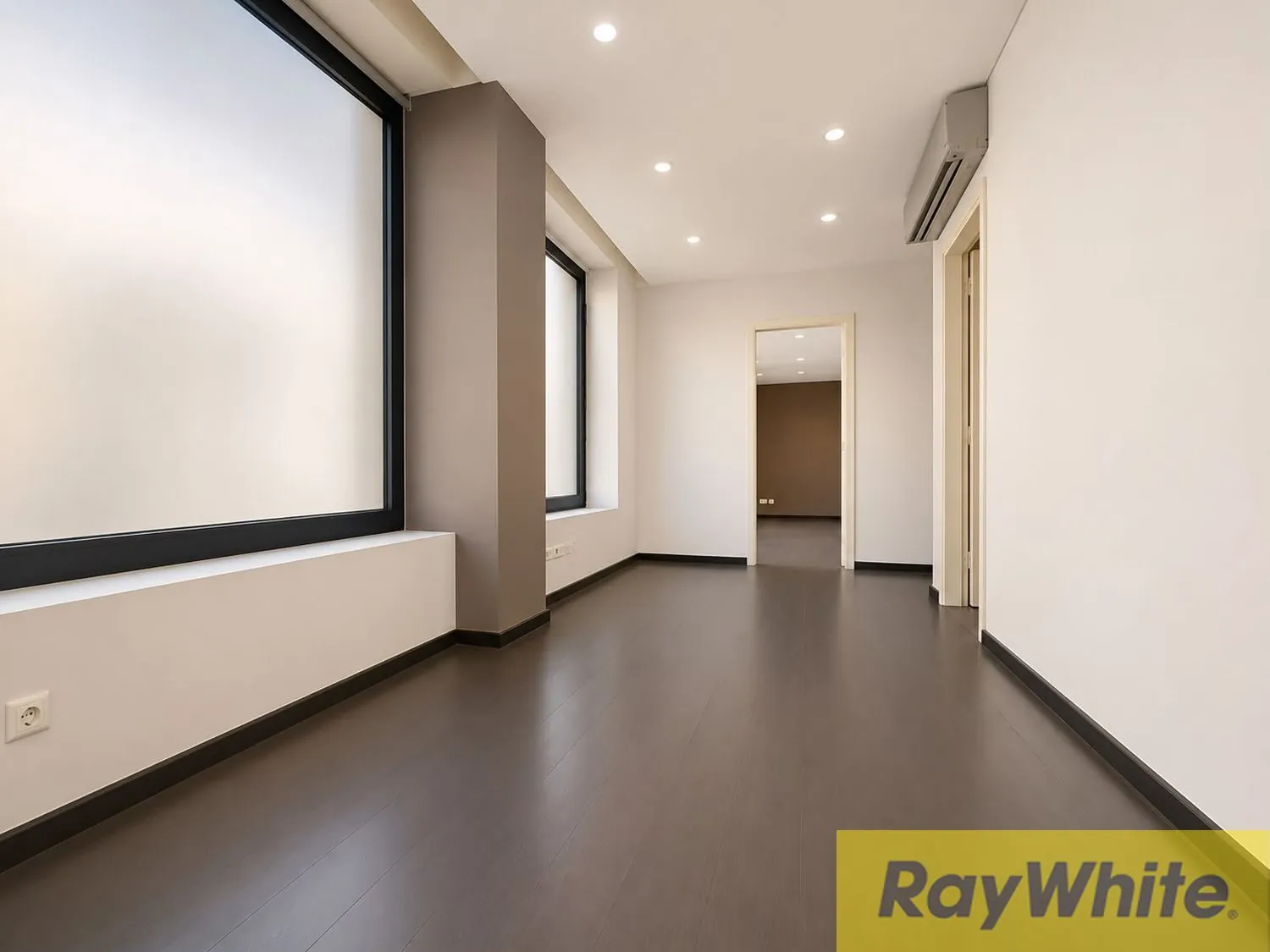 Office For Rent In Downtown — photo 3