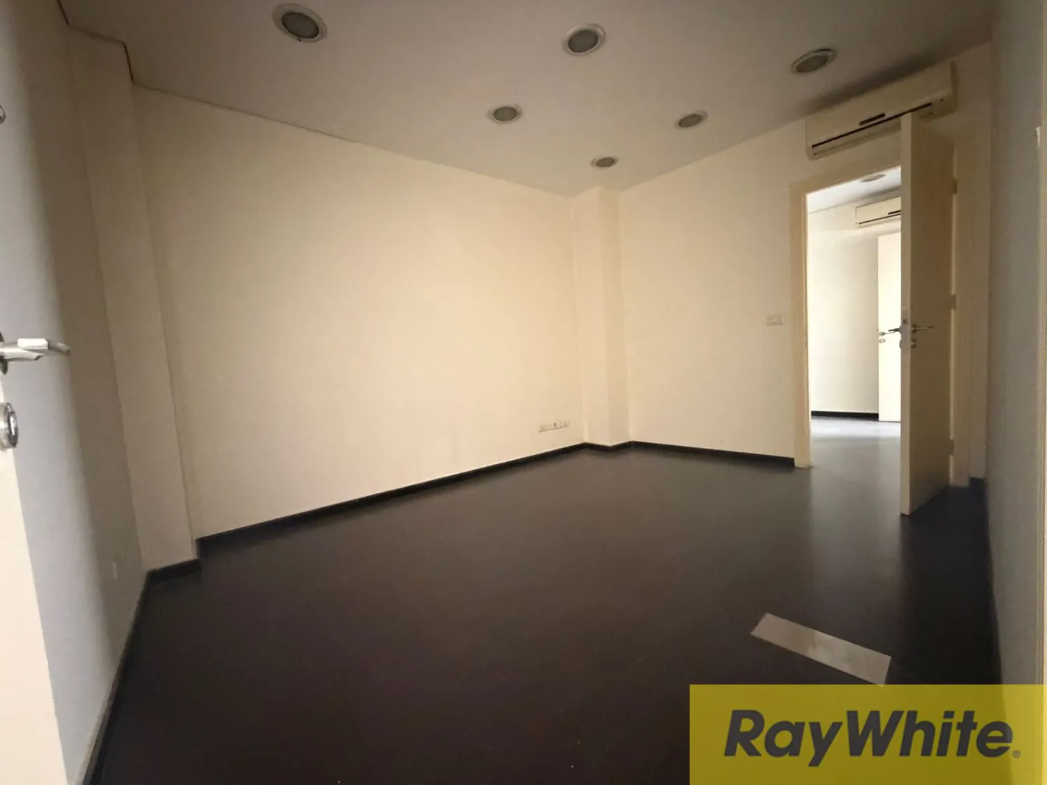Office For Rent In Downtown — photo 5