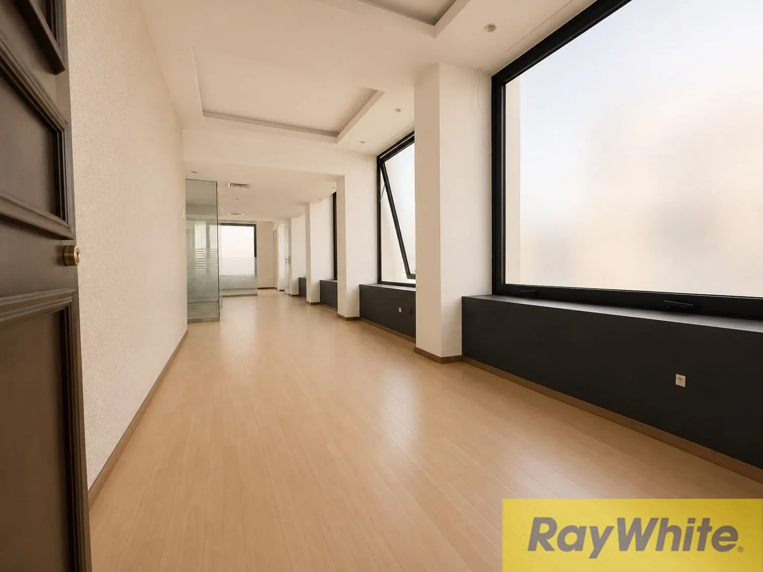 Office For Rent In Downtown — الصورة 2