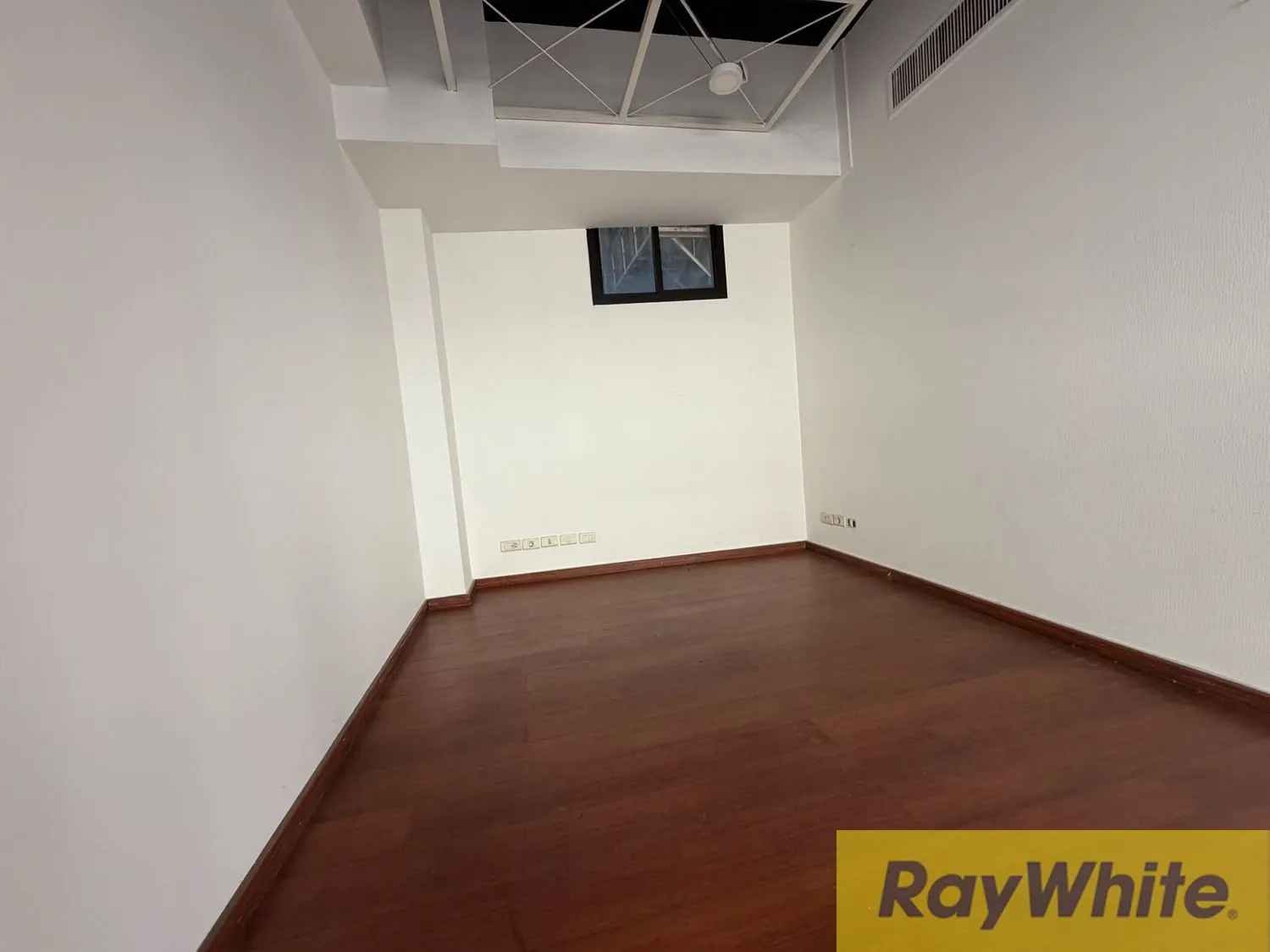 Office For Rent In Downtown — photo 2