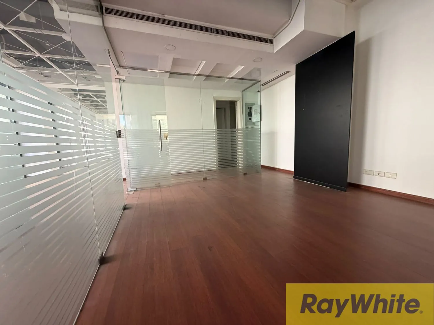 Office For Rent In Downtown — photo 3