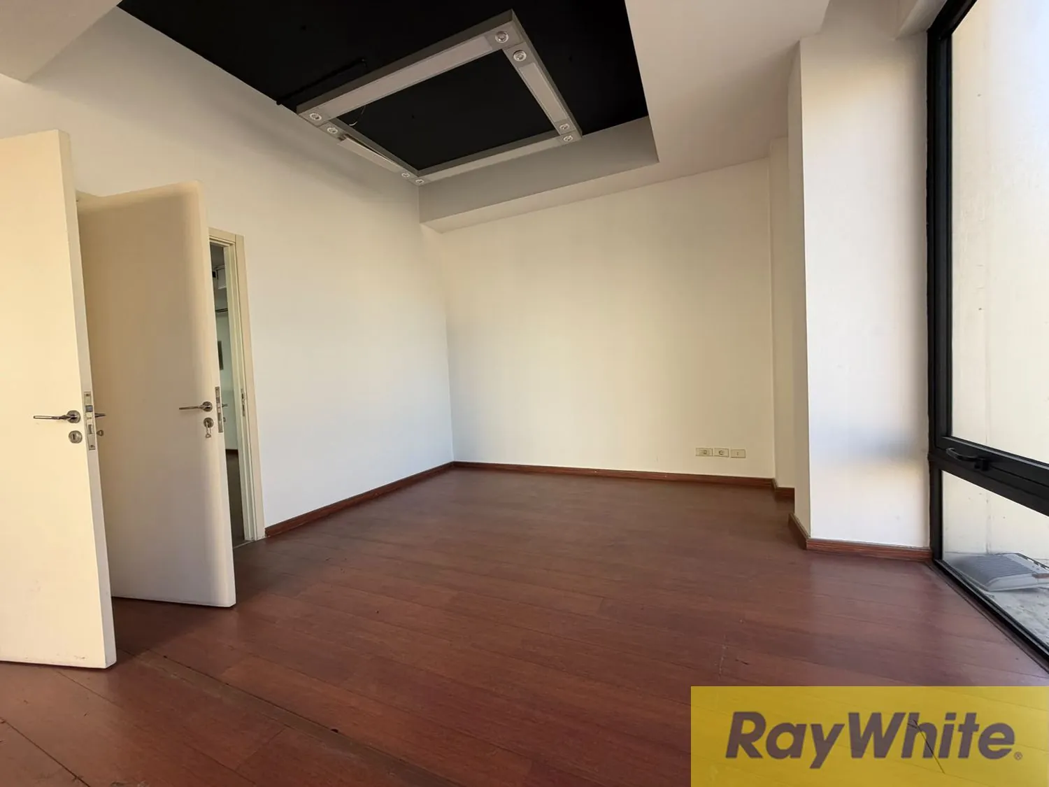 Office For Rent In Downtown — photo 5