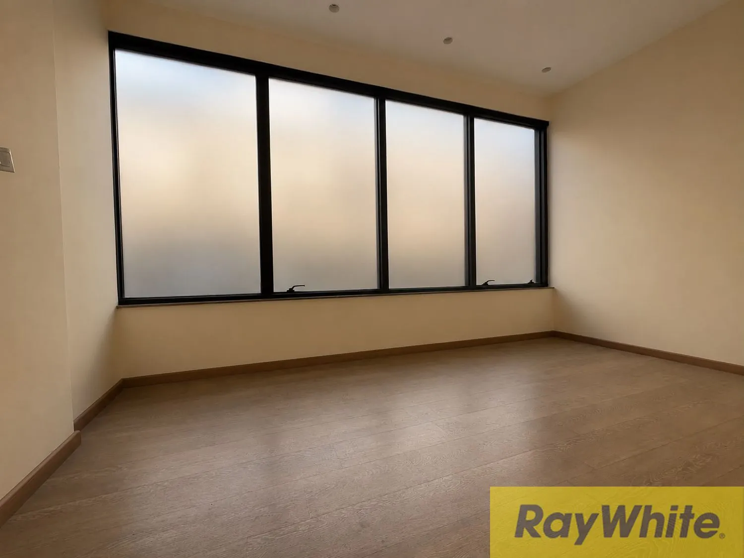 Office For Rent In Down Town — photo 4
