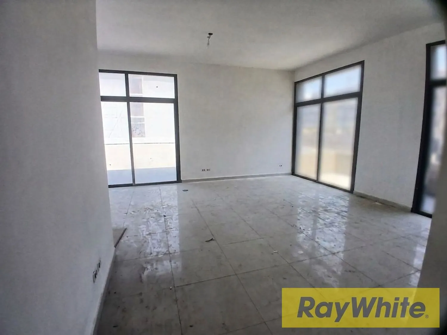 Office For Sale In Antelias With Sea View — الصورة 3
