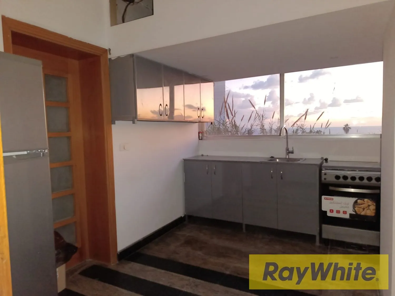 Apartment For Sale In Raouché | Sea And City Views — الصورة 4