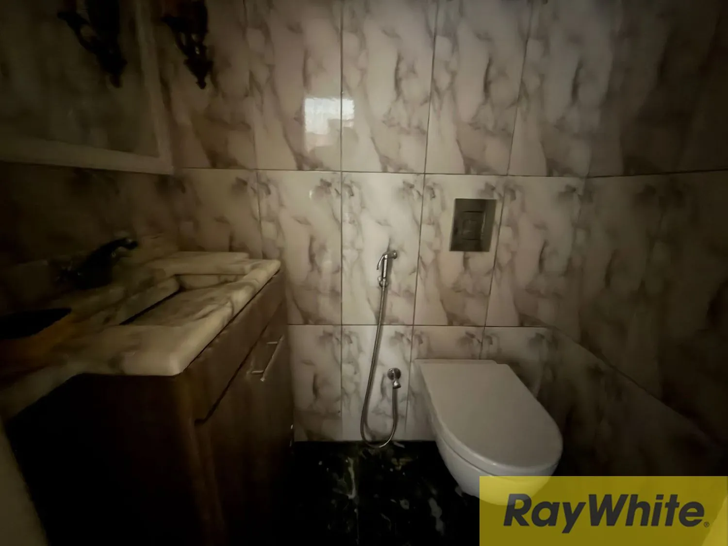Furnished Apartment For Sale In Ain Al Tineh — الصورة 2