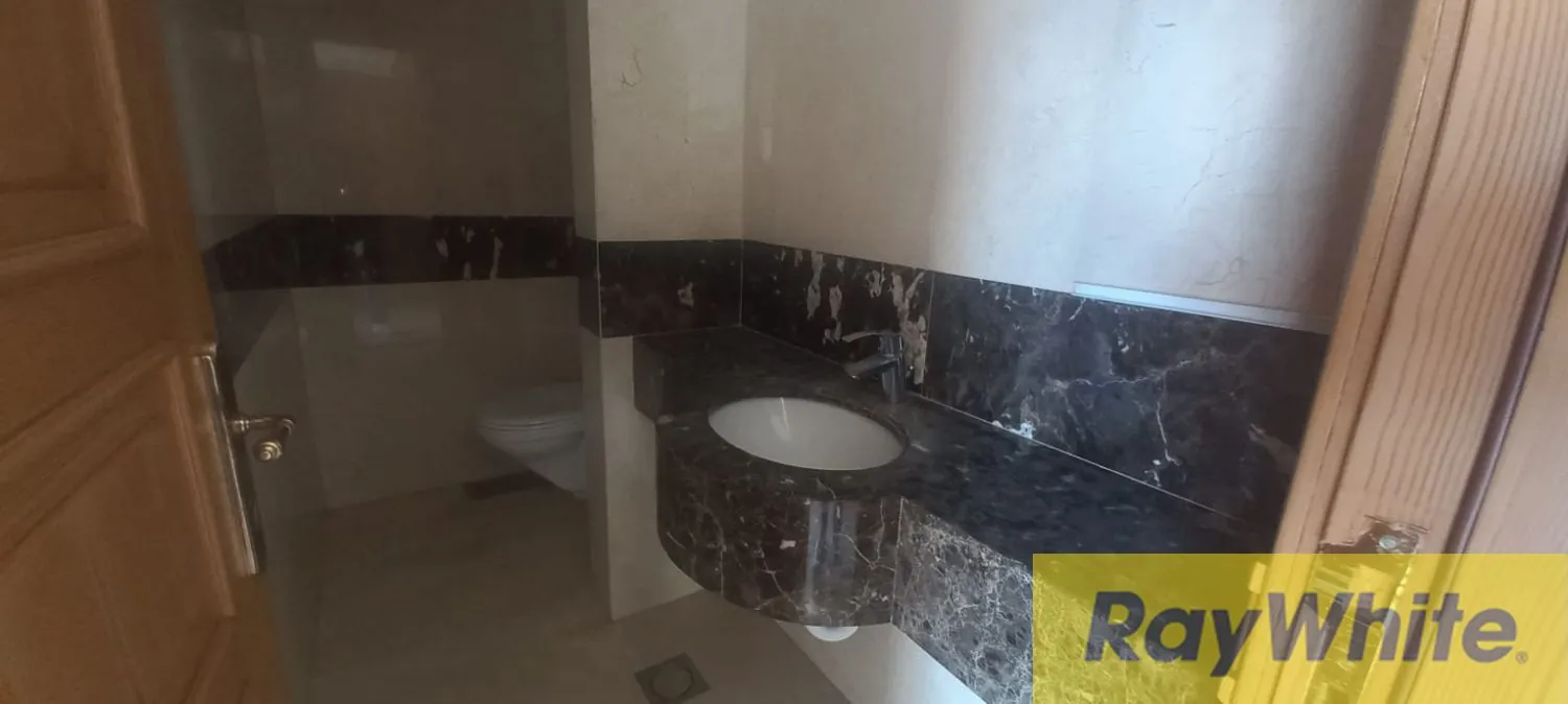 Apartment For Sale In Ain Al Mraiseh — الصورة 3