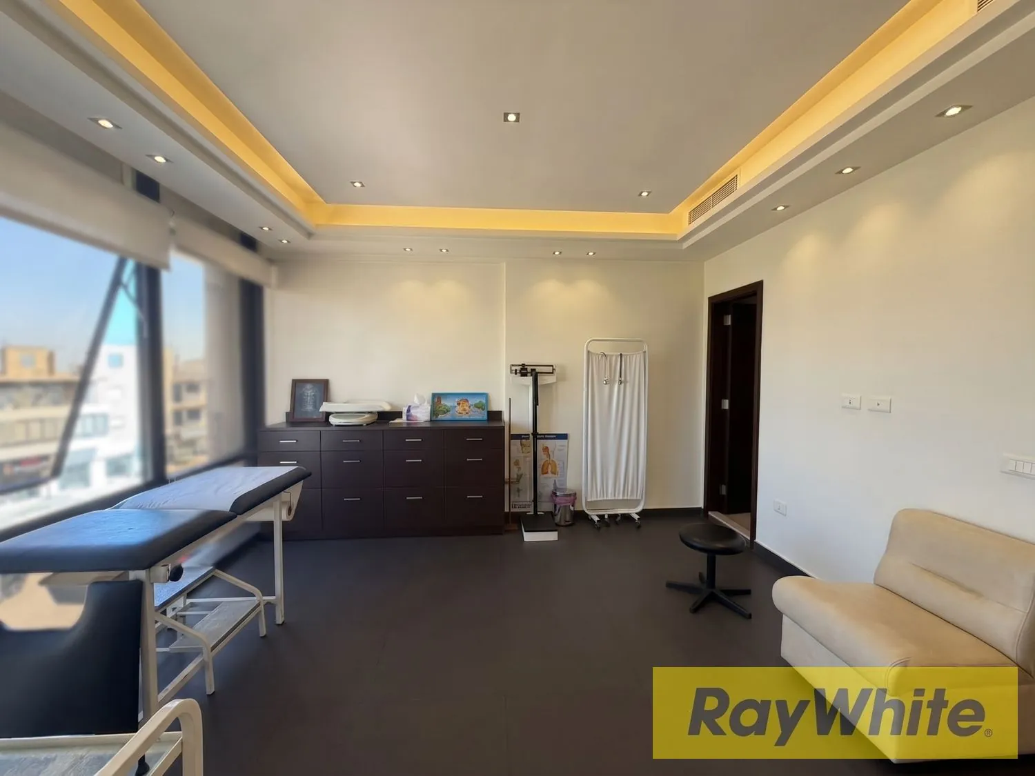 Clinic For Rent In Prime Mtayleb Location — الصورة 3