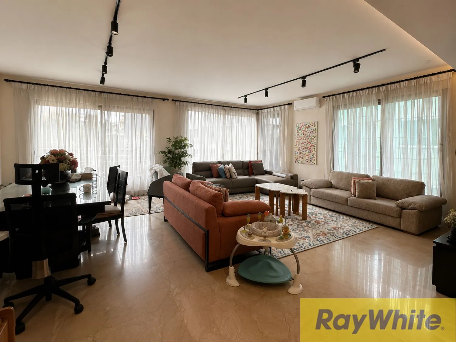 Apartment For Sale In Sanayeh — الصورة 4
