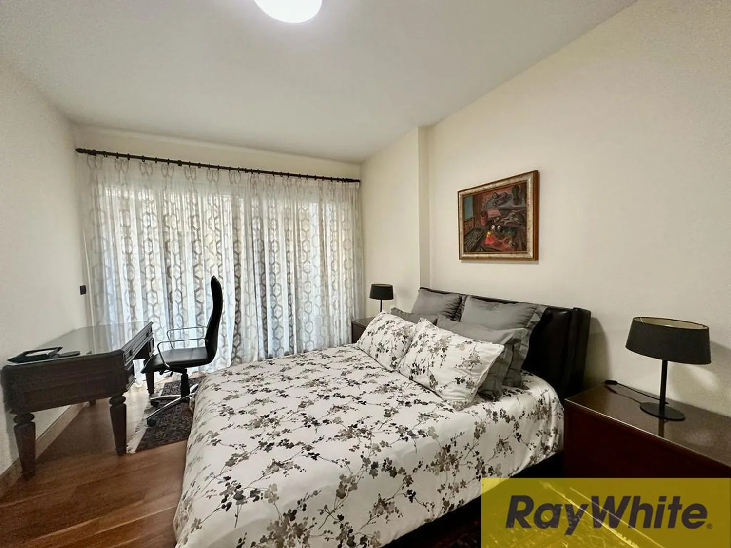 Furnished Apartment For Sale In Sanayeh — الصورة 3
