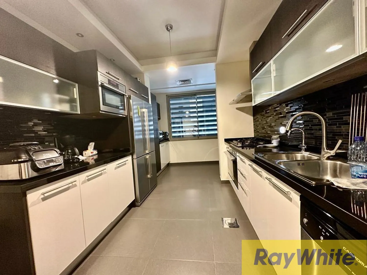 Furnished Apartment For Sale In Sanayeh — الصورة 5