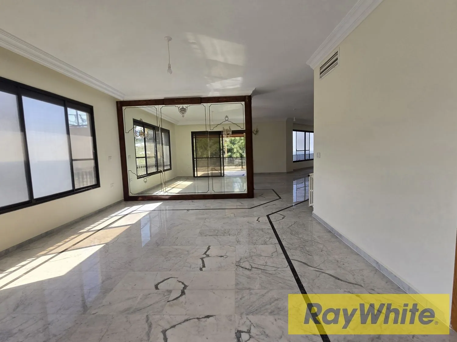 Renovated 300 Sqm Apartment For Sale In Biyada — الصورة 4