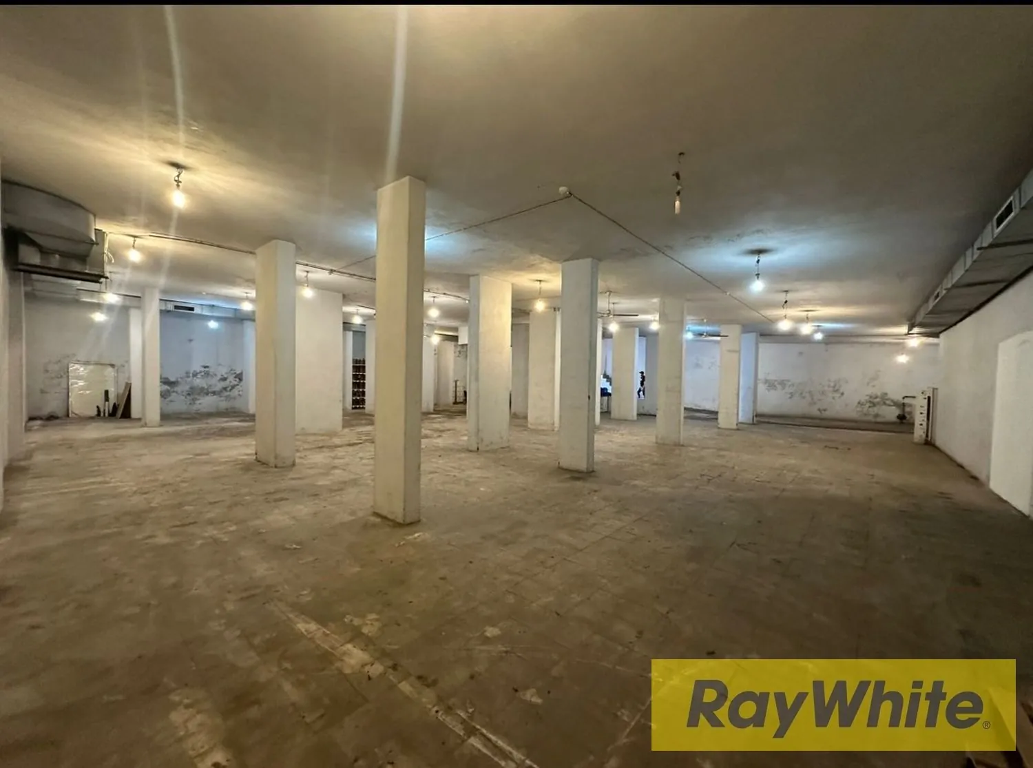 Warehouse For Rent – Sin El Fil — photo 1