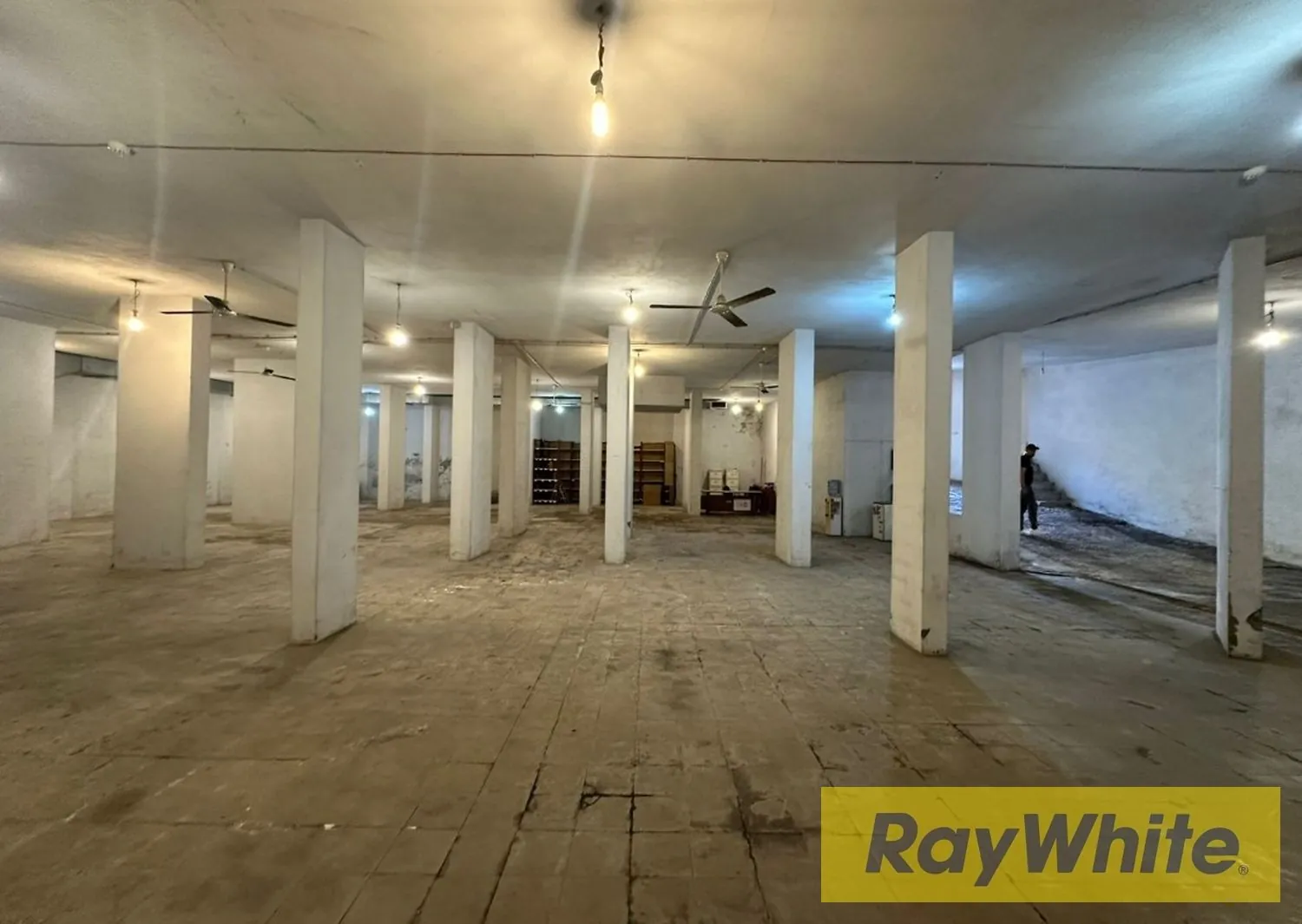 Warehouse For Rent – Sin El Fil — photo 3
