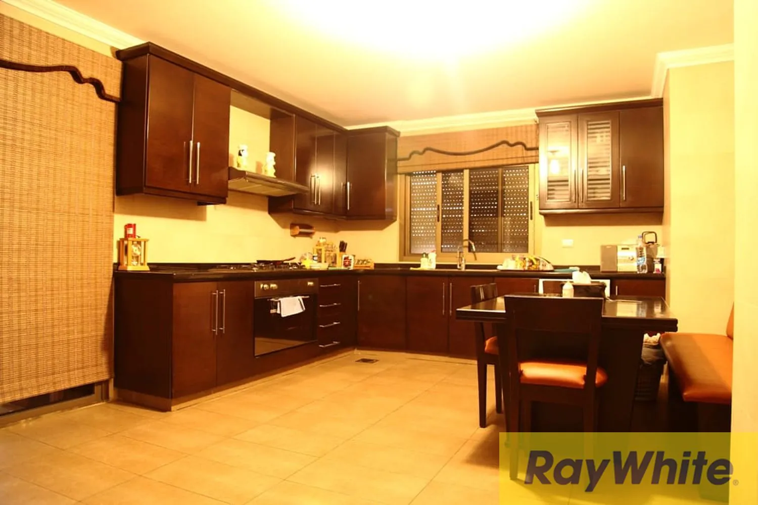Luxurious Furnished Duplex With City View For Sale In Jnah — الصورة 2
